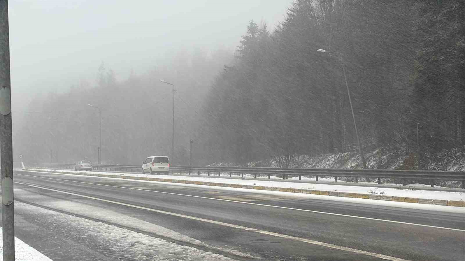 Bolu Dağı’nda kar yağışı başladı
