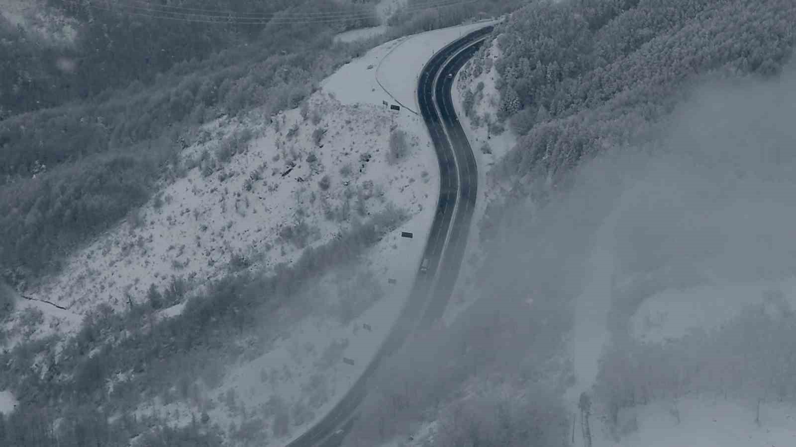 Bolu Dağı’nda kartpostallık kar manzarası
