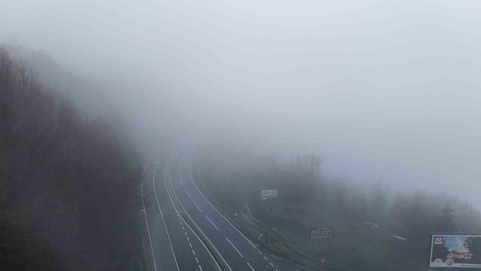 Bolu Dağı’nda sis ve sağanak etkili oluyor
