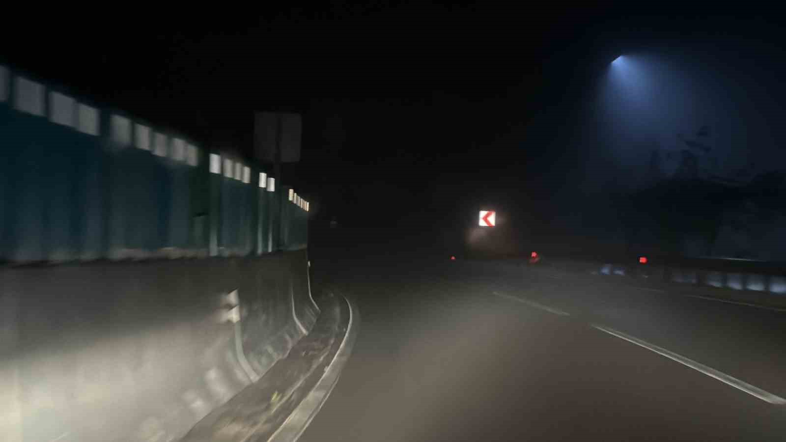 Bolu Dağı’nda sis ve sağanak yağış etkili: Karayolları ekipleri teyakkuzda
