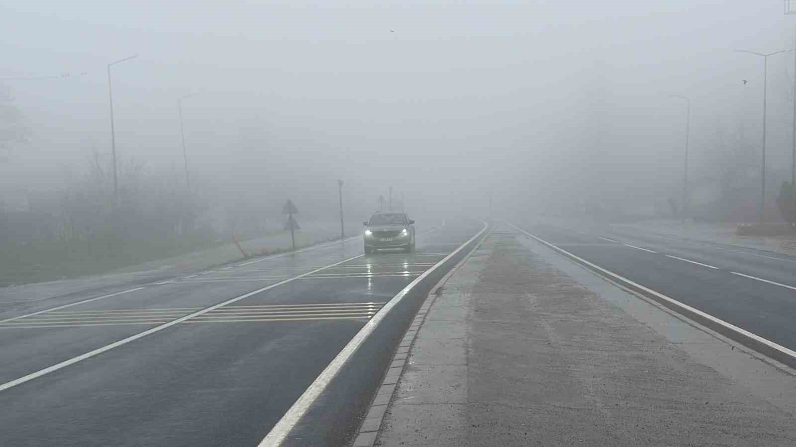 Bolu Dağı’nda sis ve yağış etkili oluyor
