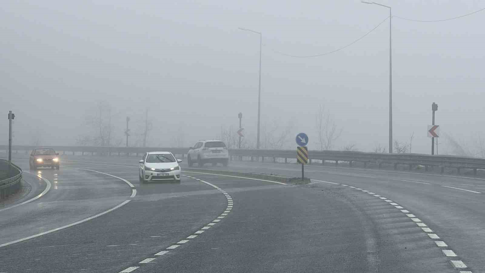 Bolu Dağı’nda sis ve yağış etkili oluyor
