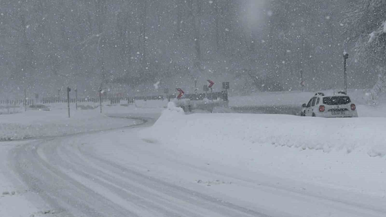 Bolu Dağı’nda yoğun kar yağışı
