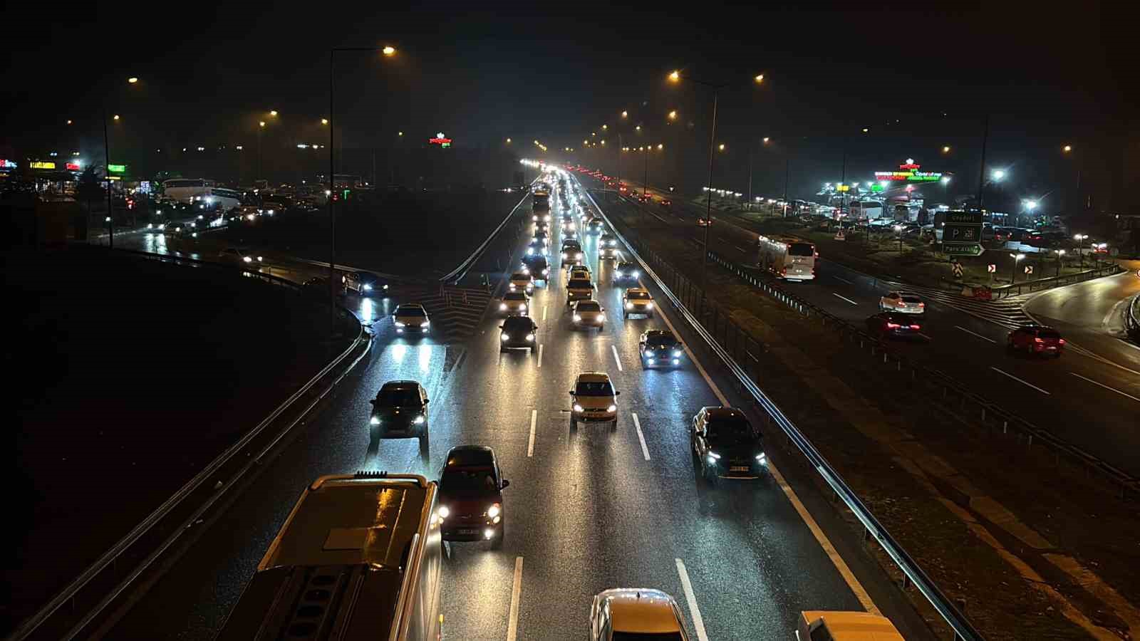 Bolu geçişinde bayram trafiği kilit
