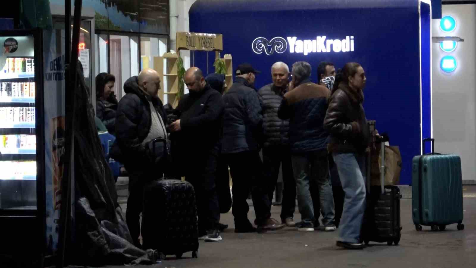 Bolu Otogarı’nda dönüş yoğunluğu başladı
