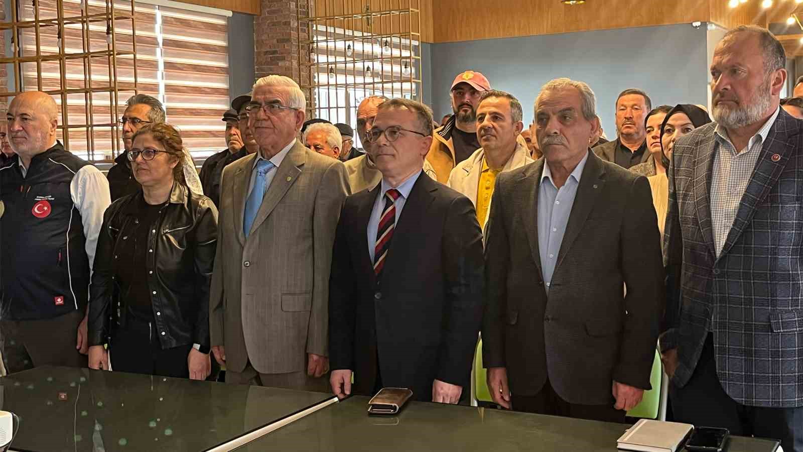 Bolu Tarım ve Orman İl Müdürü Zekariya Ar: "Bolu İli Türkiye’de arıcılık sektörü için çok kıymetli"
Bolu Tarım ve Orman İl Müdürü Zekariya Ar: "Bolu İli Türkiye’de arıcılık sektörü için çok kıymetli"