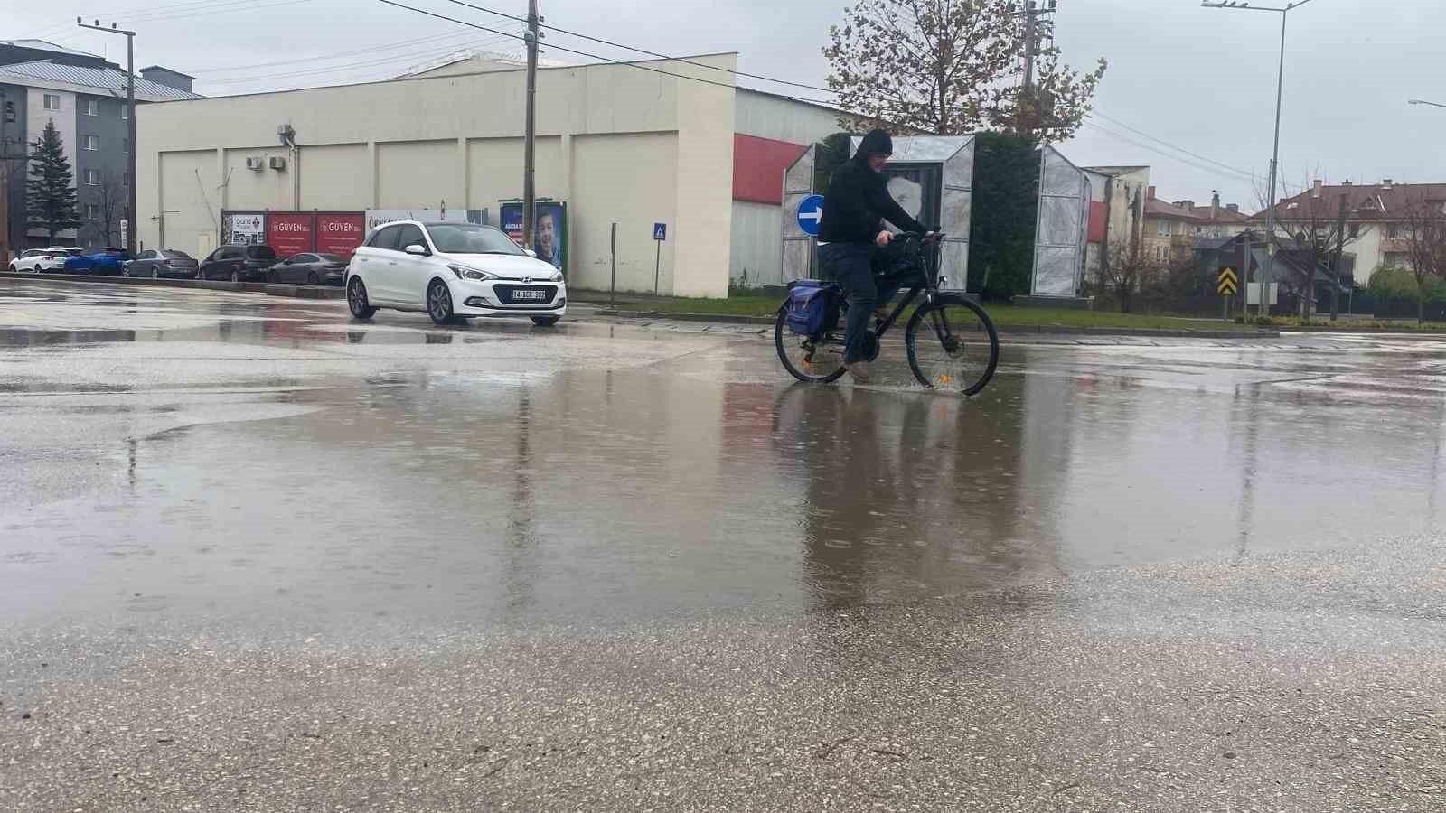 Bolu Valiliğinden "sel ve su baskını" uyarısı
