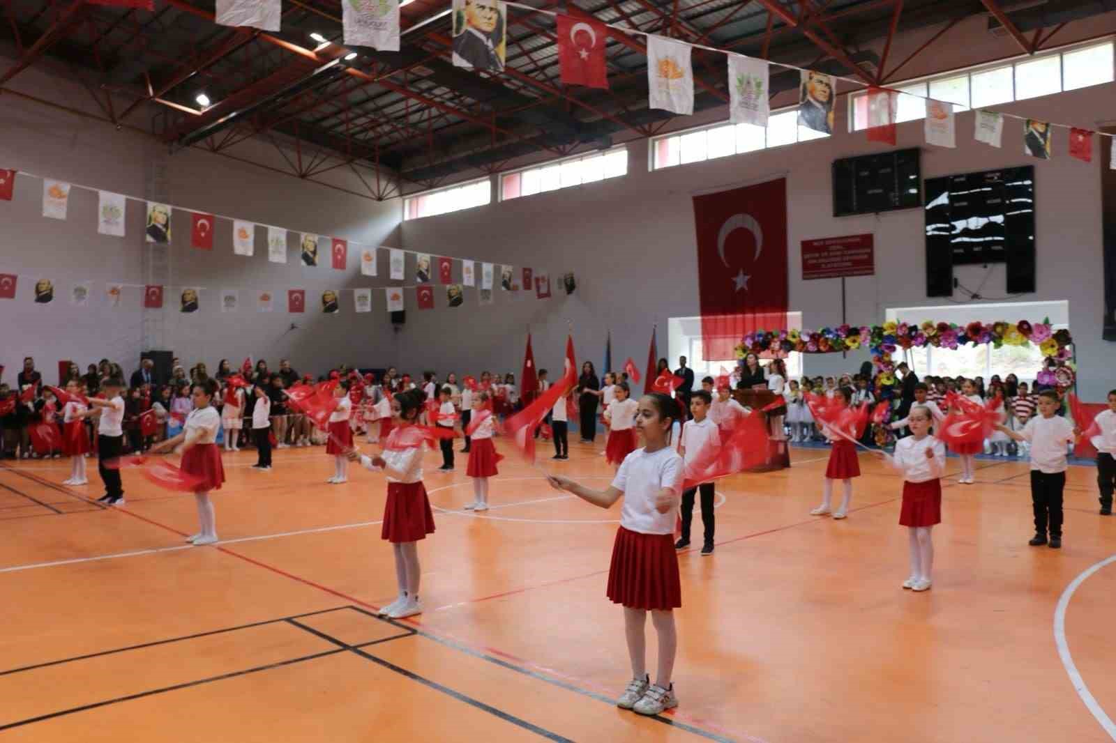Bolu’da 23 Nisan çeşitli etkinliklerle kutlandı
