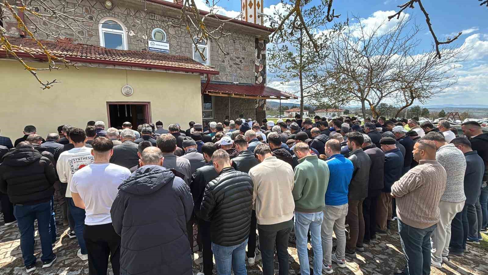 Bolu’da annesinin öldürdüğü 2 aylık Ela bebek son yolculuğuna uğurlandı
