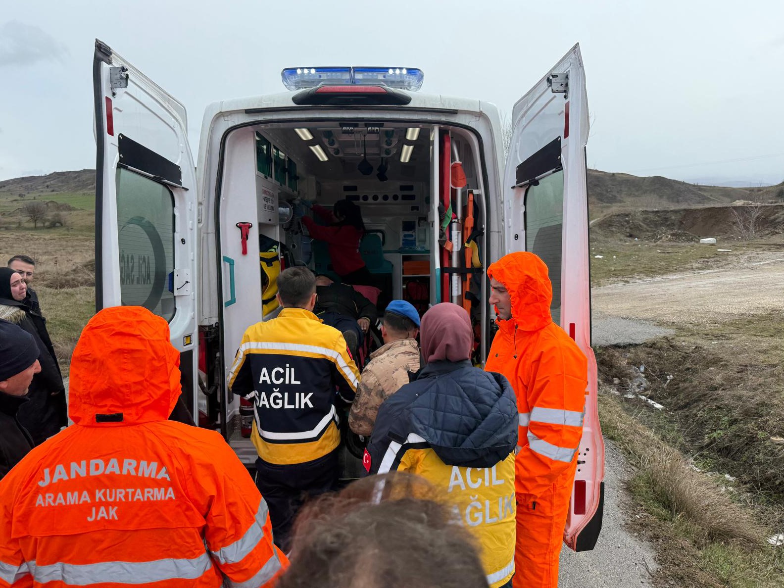 Bolu’da ava giden ve kaybolan vatandaş, 27 saat sonra baygın halde bulundu
Bolu’da ava giden ve kaybolan vatandaş, 27 saat sonra baygın halde bulundu