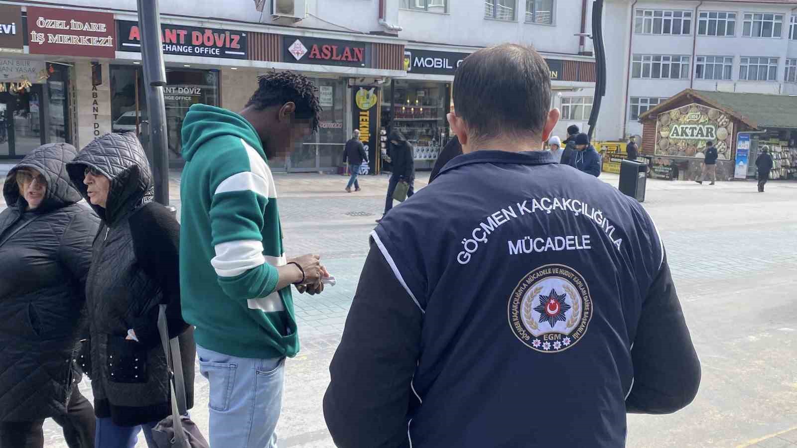 Bolu’da Bayram öncesi kaçak göçmen denetimi
