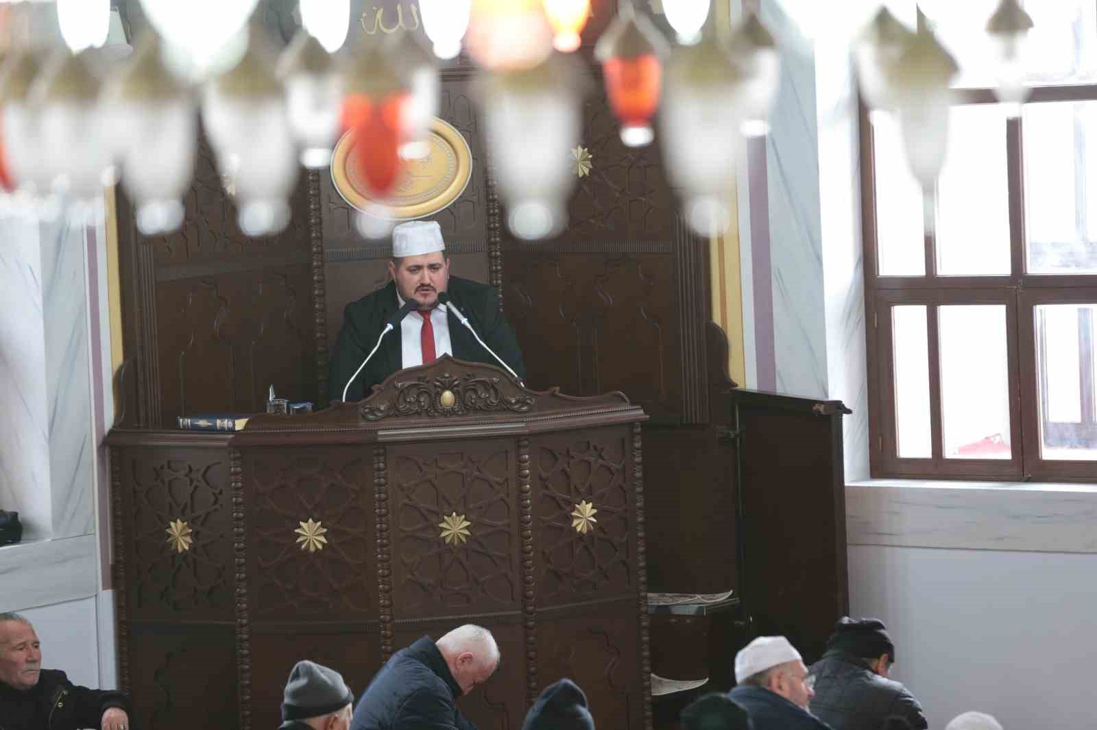 Bolu’da depremde hayatını kaybedenler dualarla anıldı
