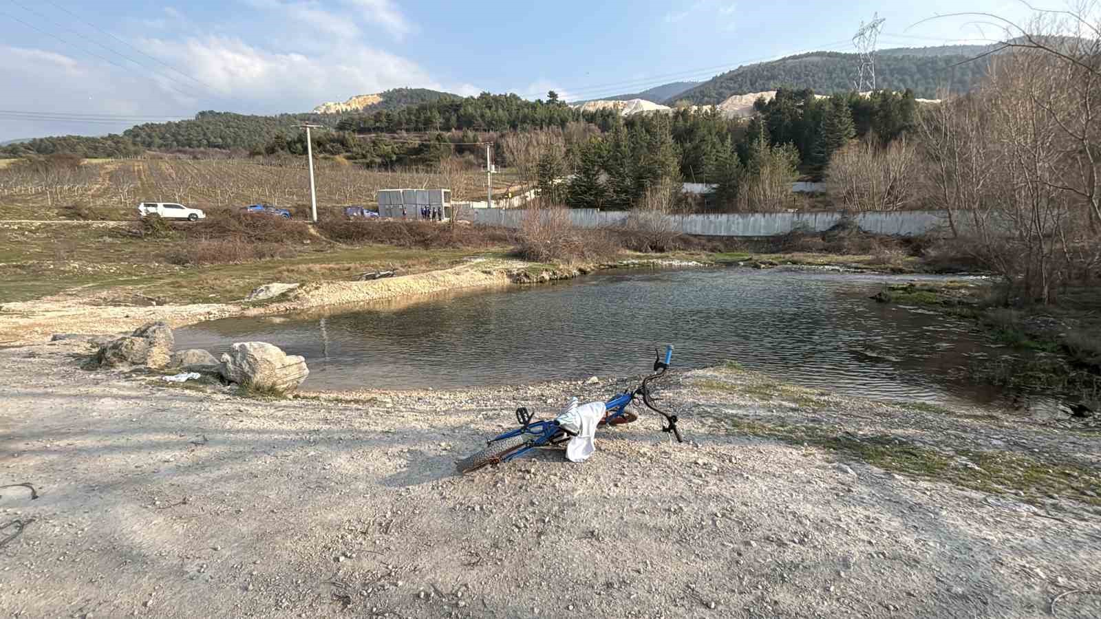 Bolu’da girilmesi yasak olan gölette 13 yaşındaki çocuk boğulma tehlikesi geçirdi
