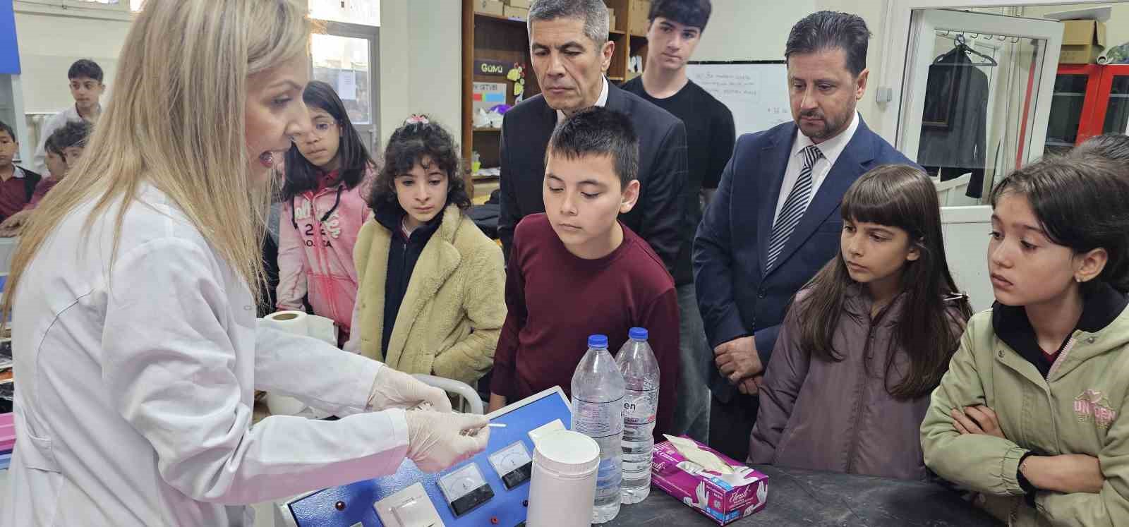 Bolu’da ilkokul öğrencileri atık yağları sabuna dönüştürdü
