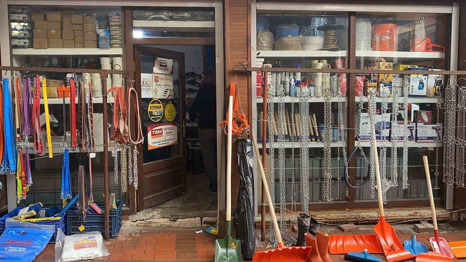 Bolu’da kar kürekleri ’yok’ sattı
