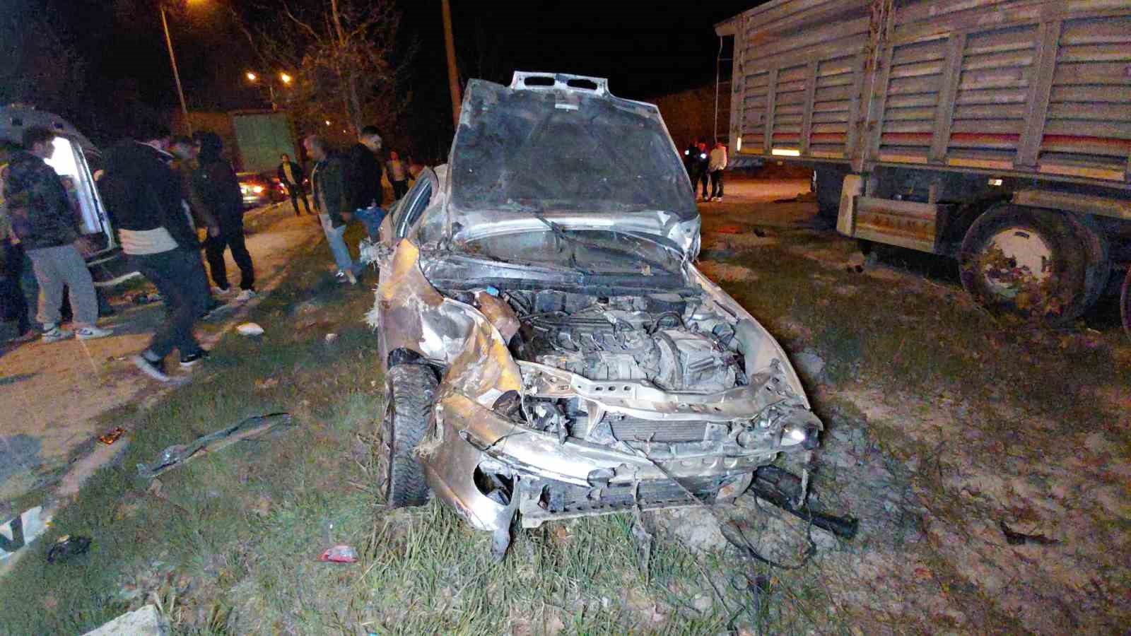 Bolu’da kazada ortalık savaş alanına döndü: 4 yaralı
