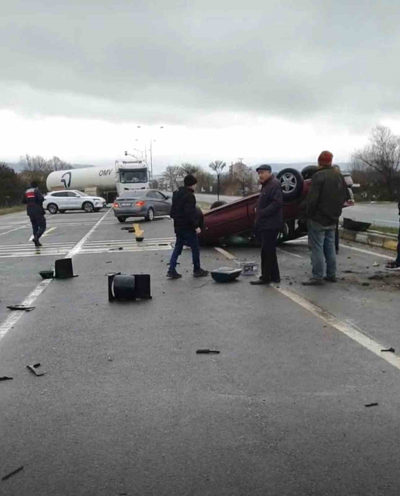 Bolu’da kontrolden çıkan otomobil takla attı: 1 yaralı

