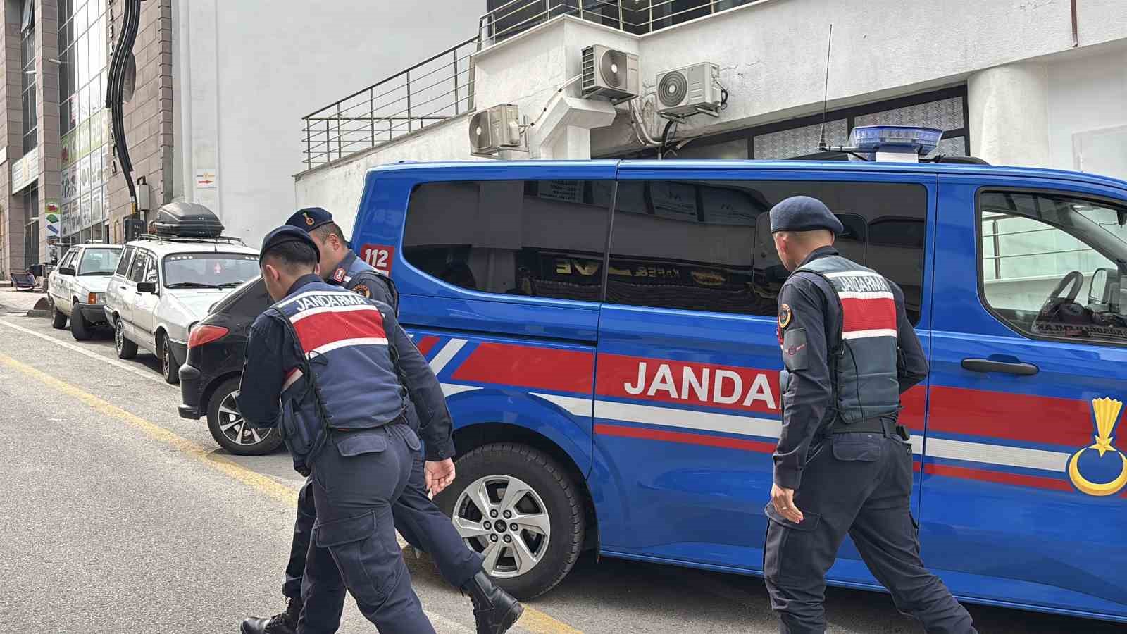 Bolu’da kooperatif ve meslek odasına "rüşvet" operasyonu: 3 kişi adliyeye sevk edildi
