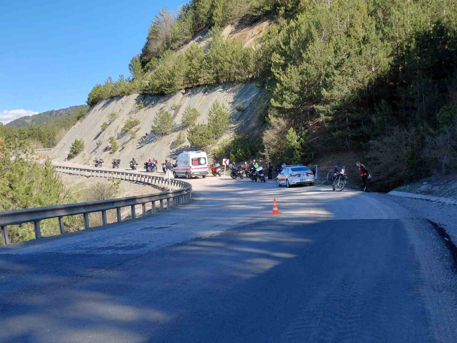 Bolu’da motosikletler peş peşe kaza yaptı: 2 yaralı
