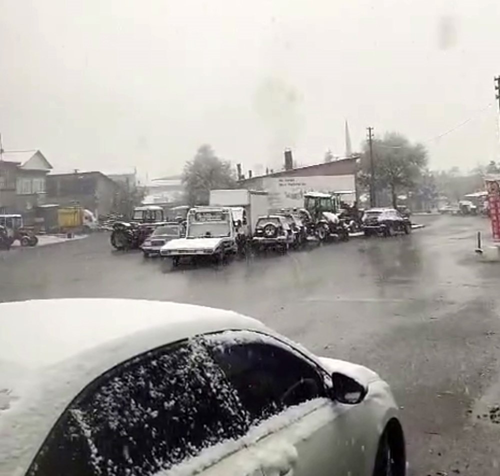 Bolu’da nisan ayında kar sürprizi
