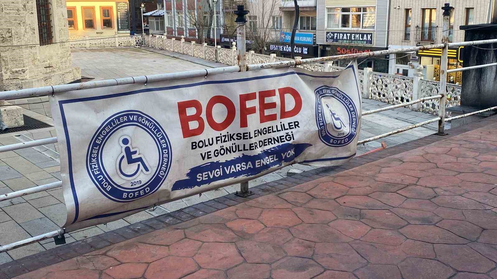 Bolu’da önce engellilerin güvenini kazandılar, sonra dolandırdılar
Bolu’da önce engellilerin güvenini kazandılar, sonra dolandırdılar