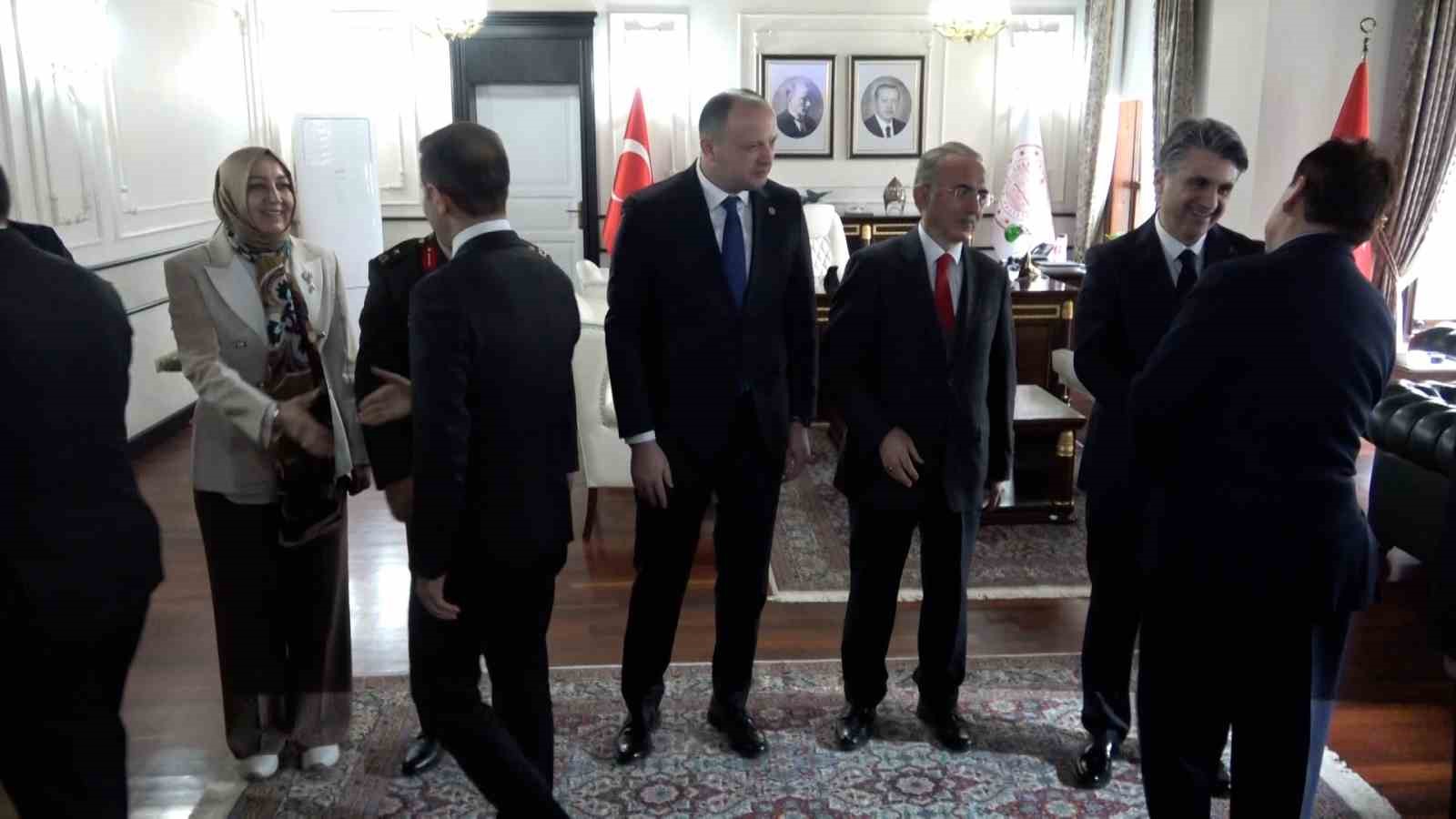 Bolu’da protokol bayramlaştı
