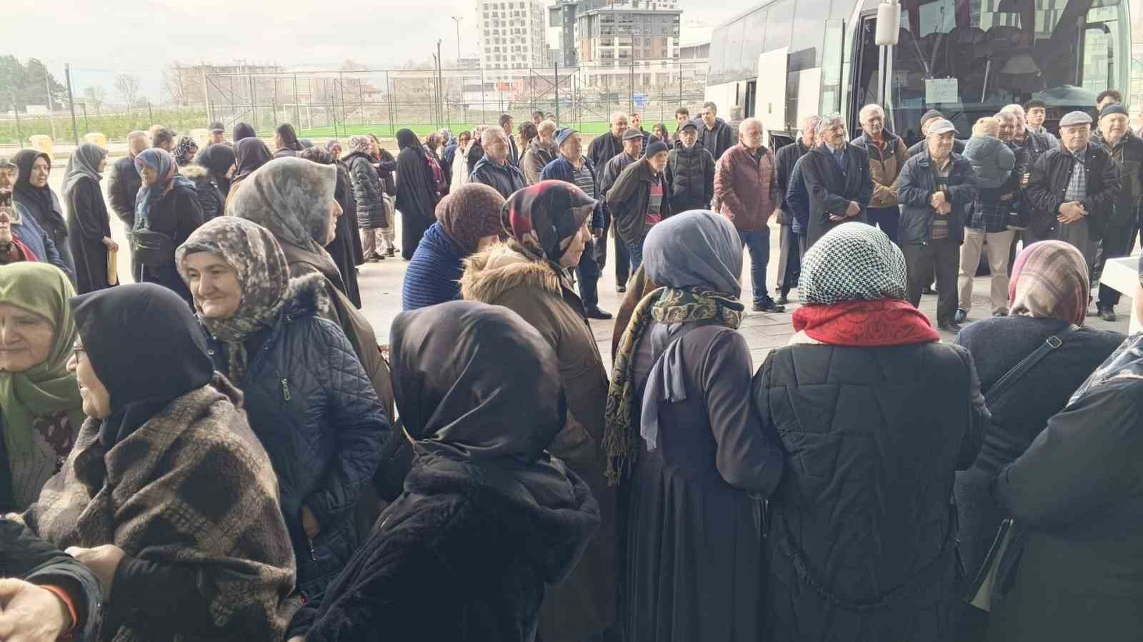 Bolu’da Şevval umresi için 25 kişilik kafile dualarla uğurlandı
