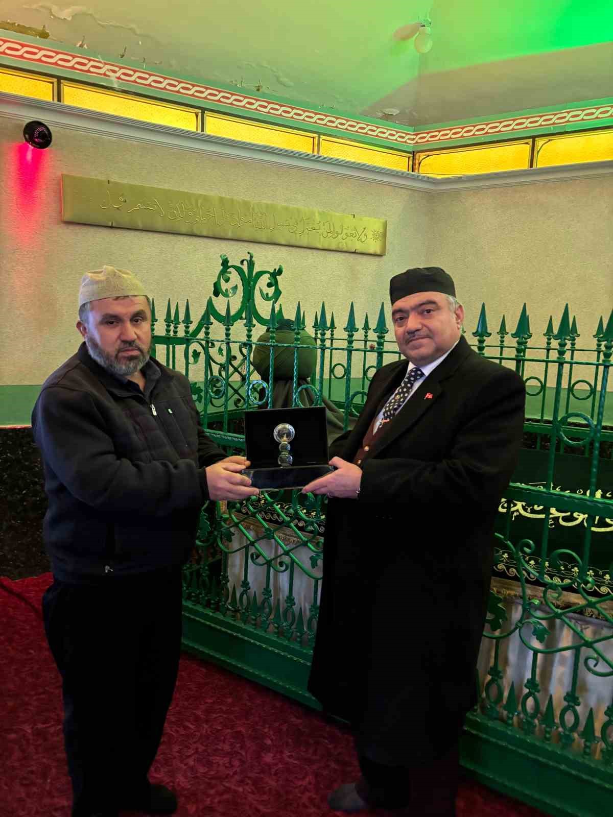 Bolu’da Seyyid Ümmi Kemal Türbesi’ne Sakal-ı Şerif bağışlandı
