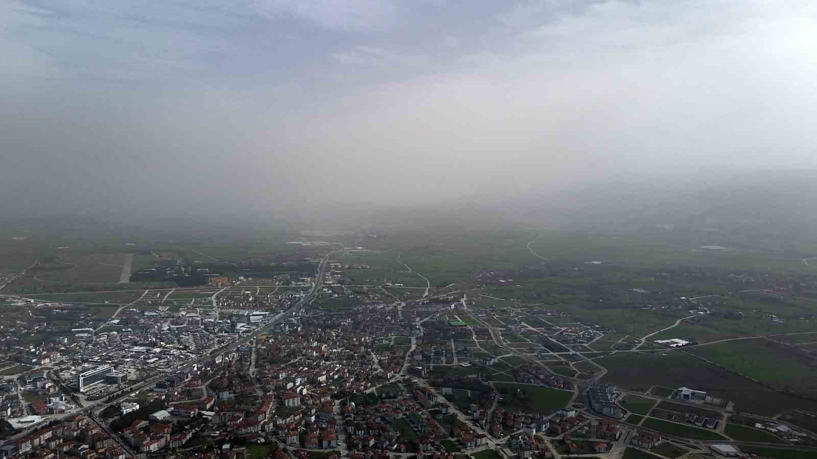 Bolu’da toz taşınımı etkili oluyor
