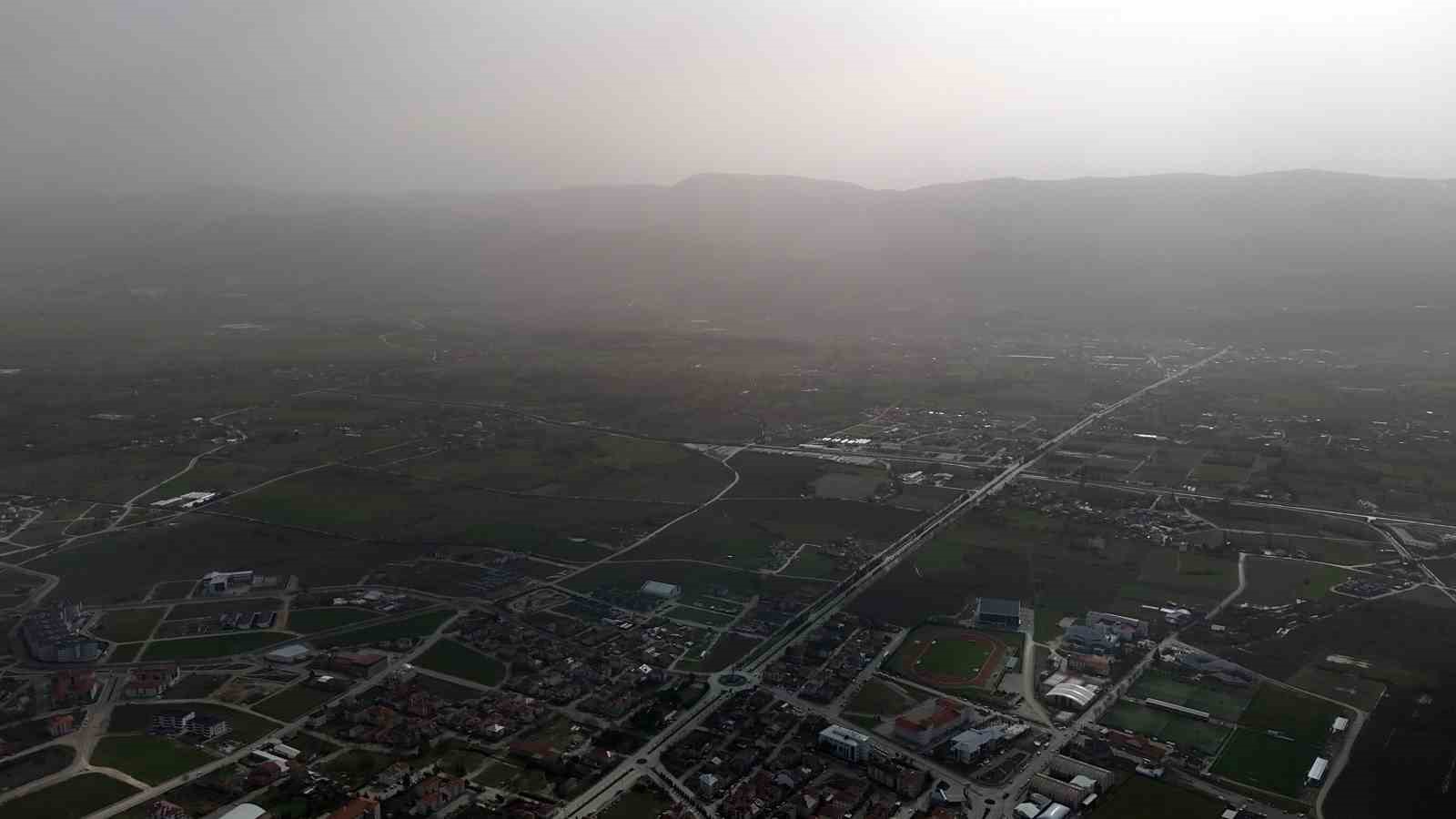 Bolu’da toz taşınımı etkili oluyor
