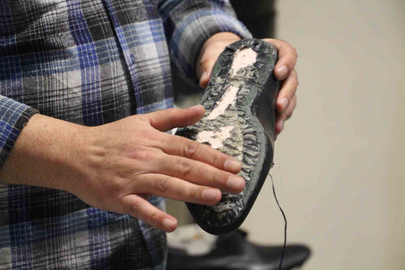 Bolu’da Türkiye’nin en büyük giyilebilir ayakkabısı üretildi: Tam 222 numara
