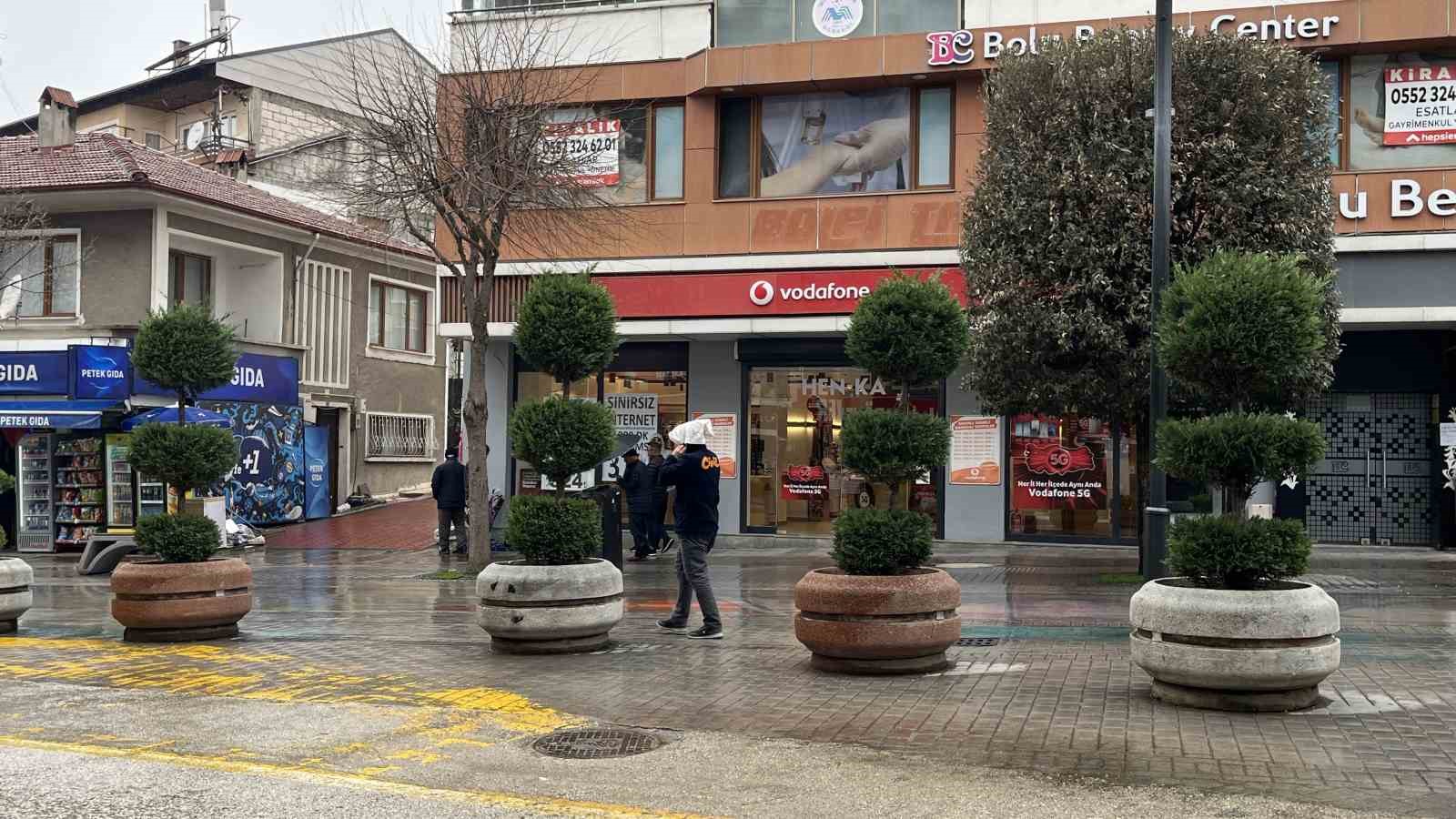 Bolu’da yağmur ve fırtına etkili oldu
