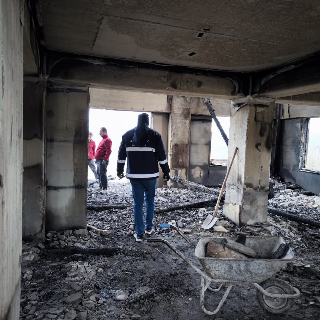 Bolu’da yanan camide enkaz kaldırma çalışmaları başladı
