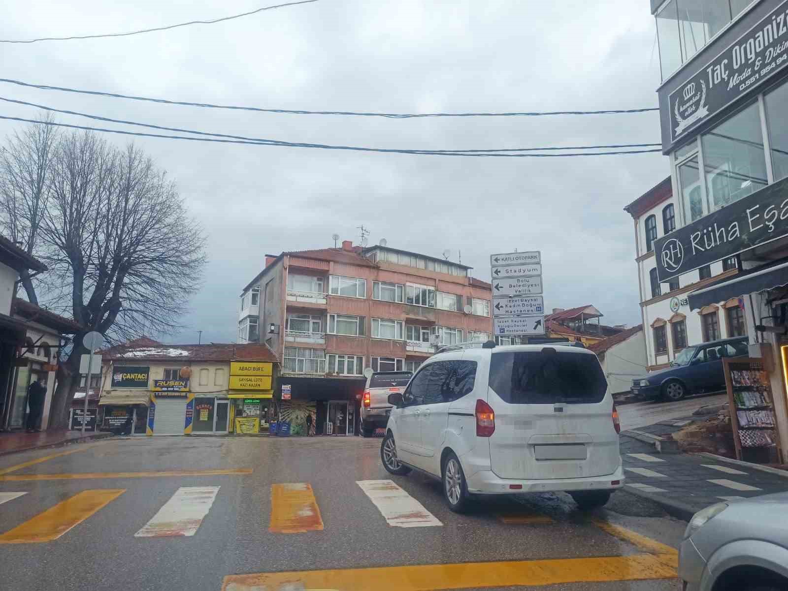 Bolu’da yaya geçidi ve kaldırım işgaline ceza
