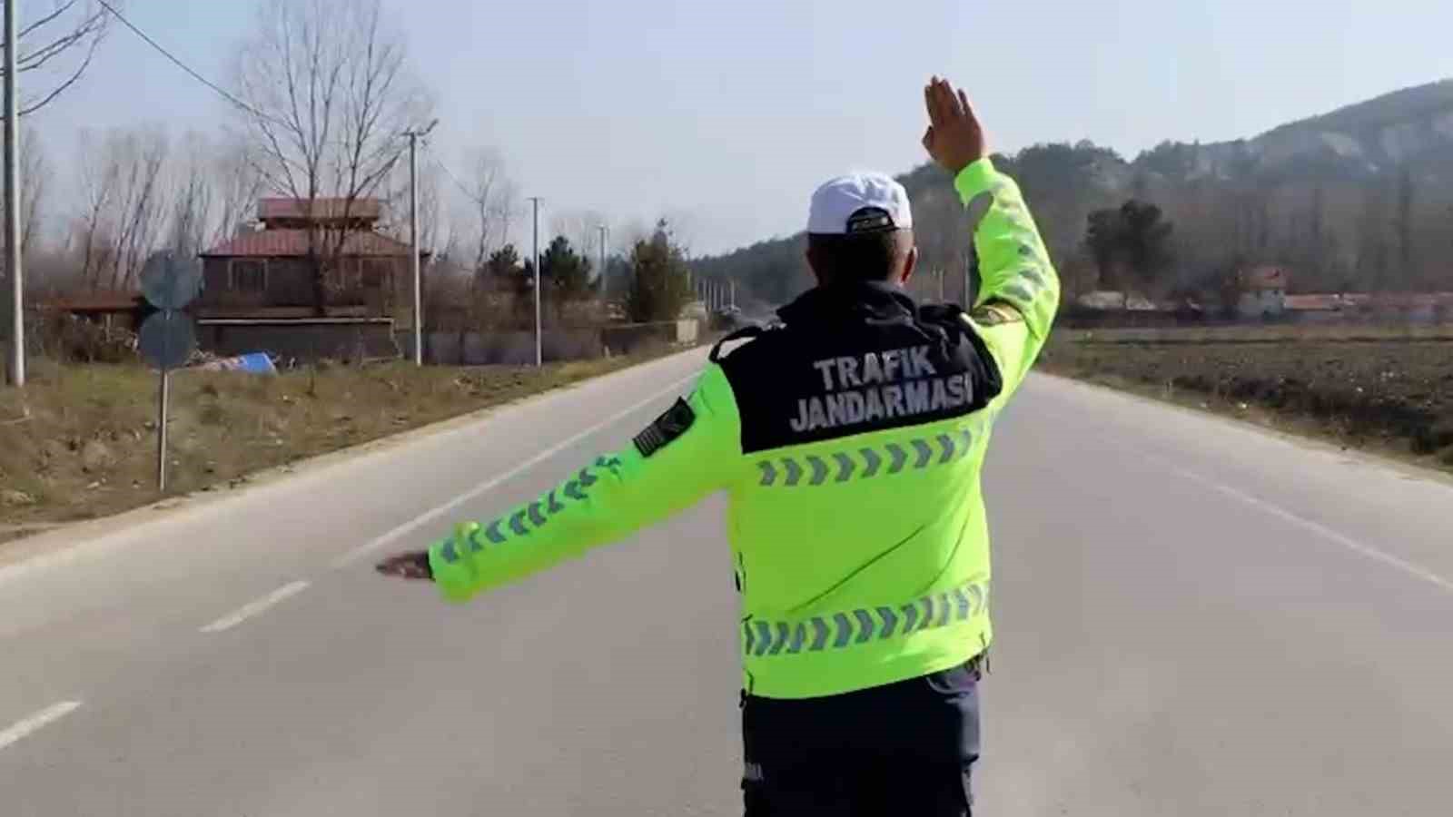 Bolu’da yolcu otobüslerine sivil jandarma denetimi
