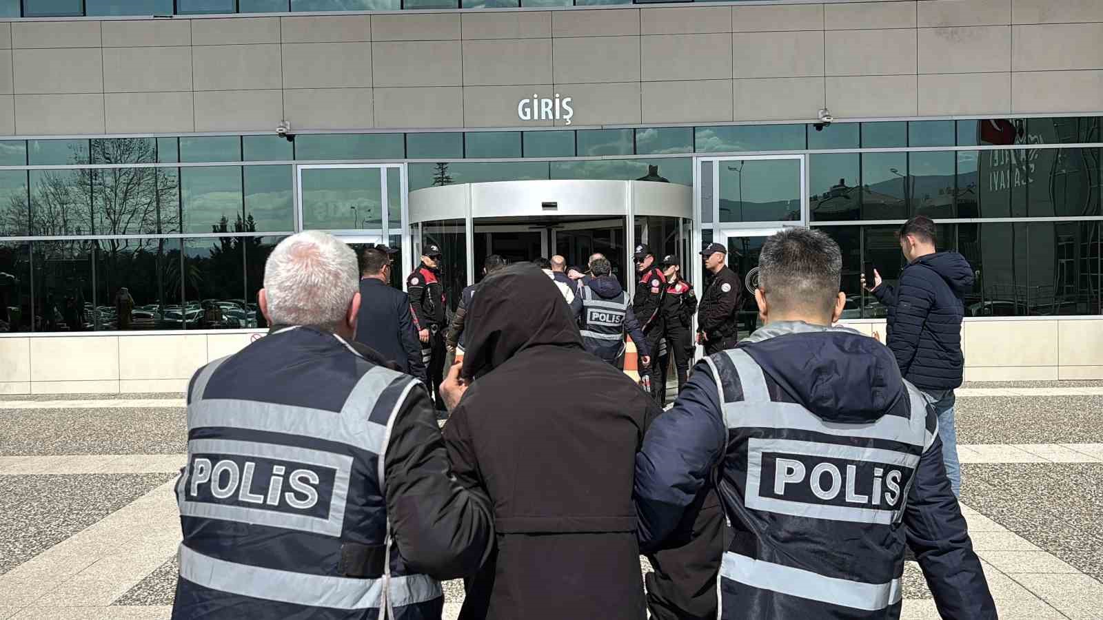 Bolu’daki silahlı saldırının failleri Bursa’da operasyonla yakalandı: Polis 300 saat kamera izledi
