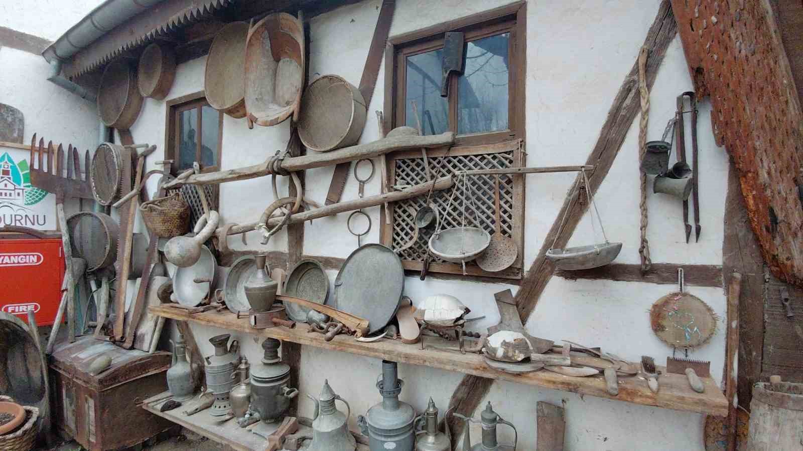 Bolu’daki tarihi konağa tatilcilerden yoğun ilgi
