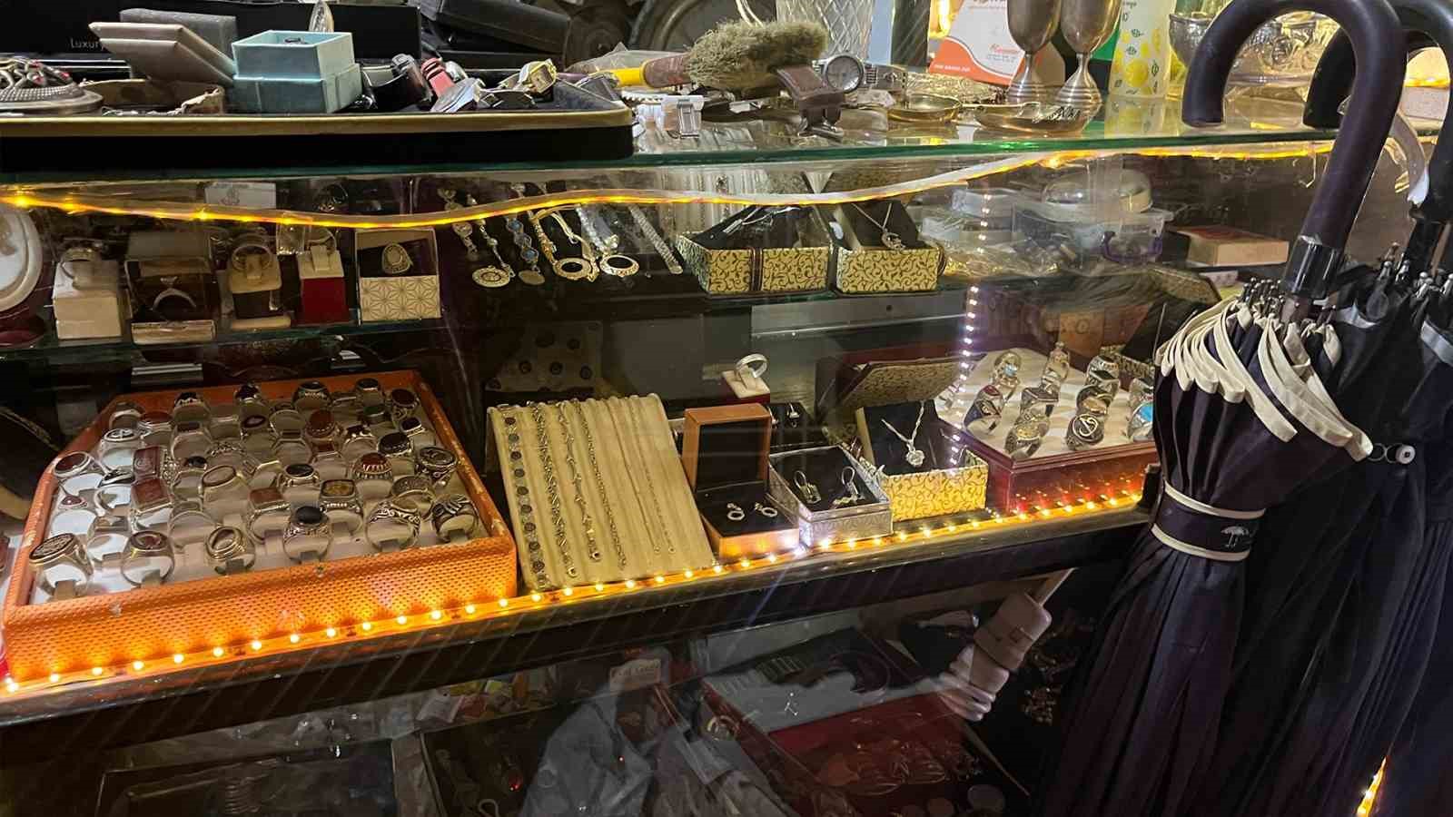 Bolulu altın ustası, 69 yıldır 20 metrekarede altına hayat veriyor
