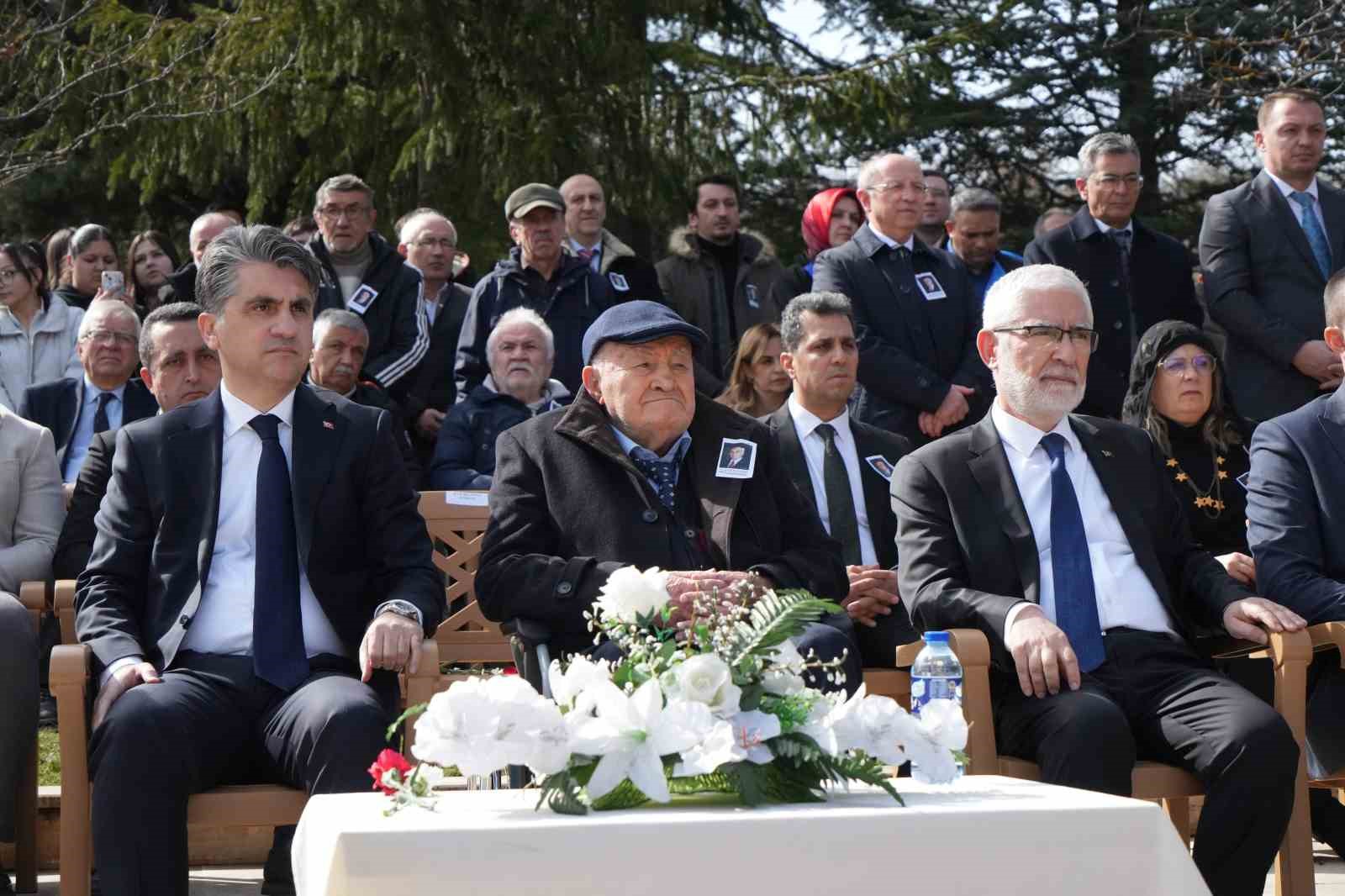 ‘Bolu’nun Babası’ İzzet Baysal vefatının 26’ncı yılında dualarla anıldı
