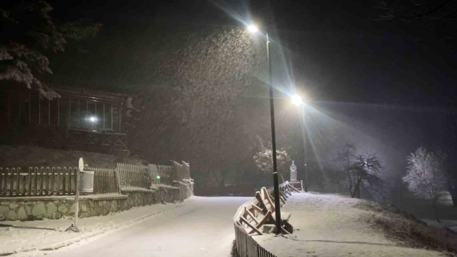 Bolu’nun incisi beyaz örtüyle kaplandı
