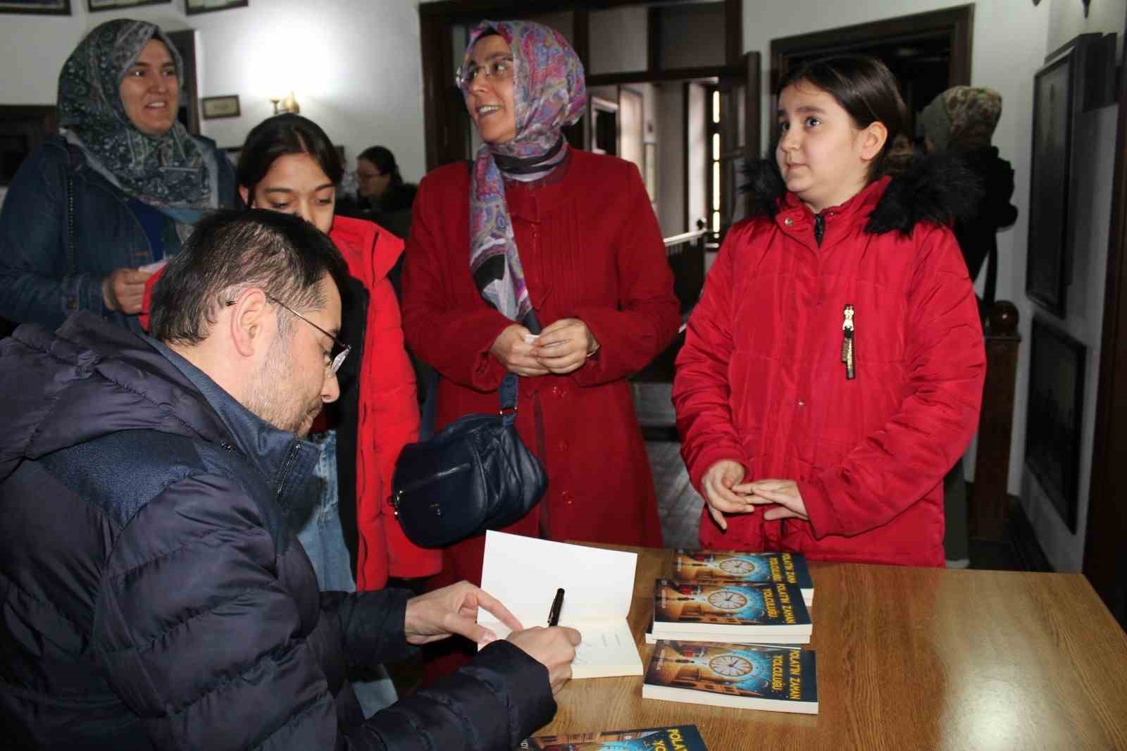 Bor Kütüphanesi’nde ’Rabbani Sanat Matematik’ söyleşisi yoğun ilgi gördü

