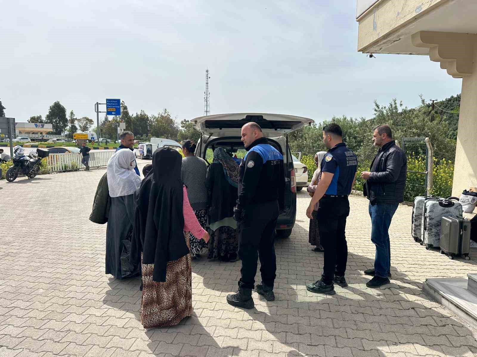 Boş cebi olmayan dilencinin üzerinden 2 bin TL para çıktı
