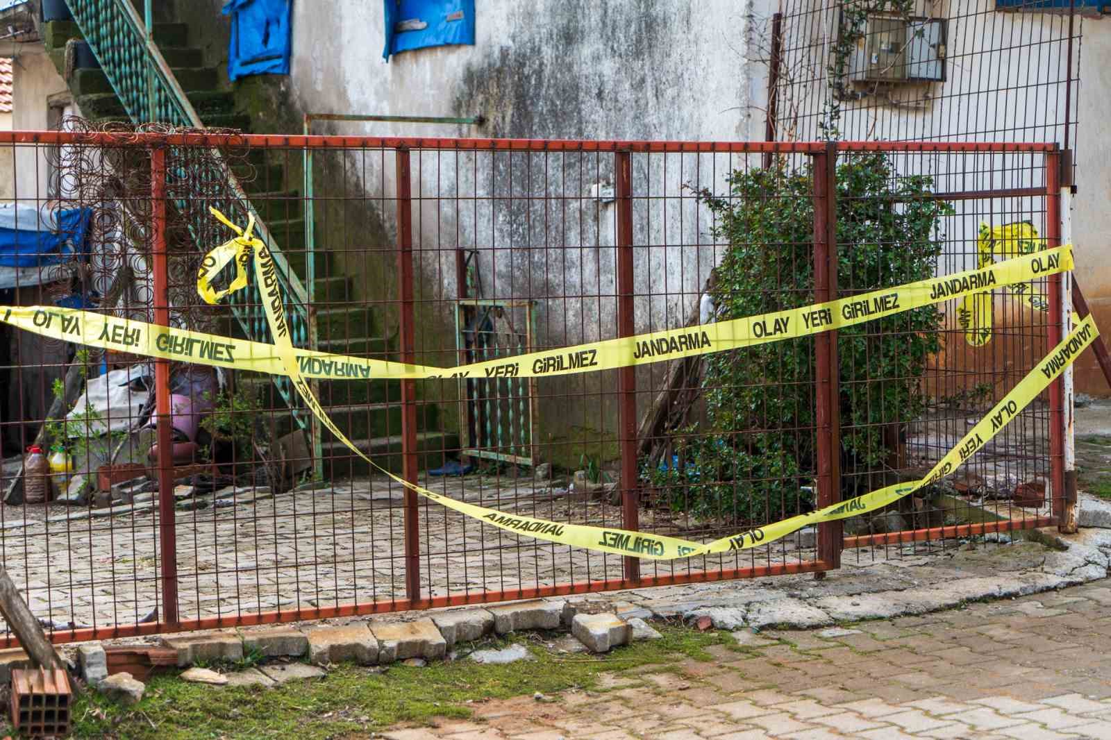 Boşanma aşamasındaki eş dehşeti: 4 kişiyi katletti
Boşanma aşamasındaki eş dehşeti: 4 kişiyi katletti