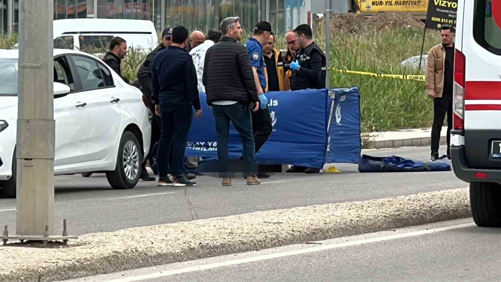 Boşanma aşamasındaki eşini sokak ortasında öldüren zanlının kardeşiyle mesajlaşması ortaya çıktı
