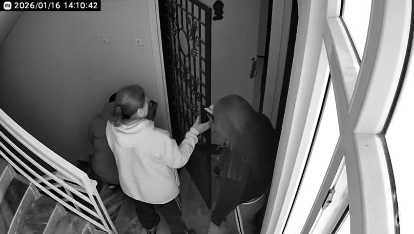 Boşanmaya çalıştığı eşi, yapmadığını bırakmadı
