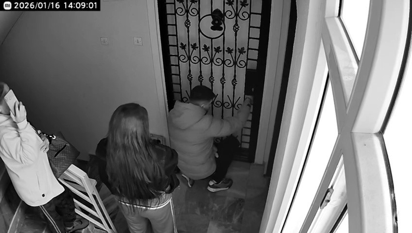 Boşanmaya çalıştığı eşi, yapmadığını bırakmadı
