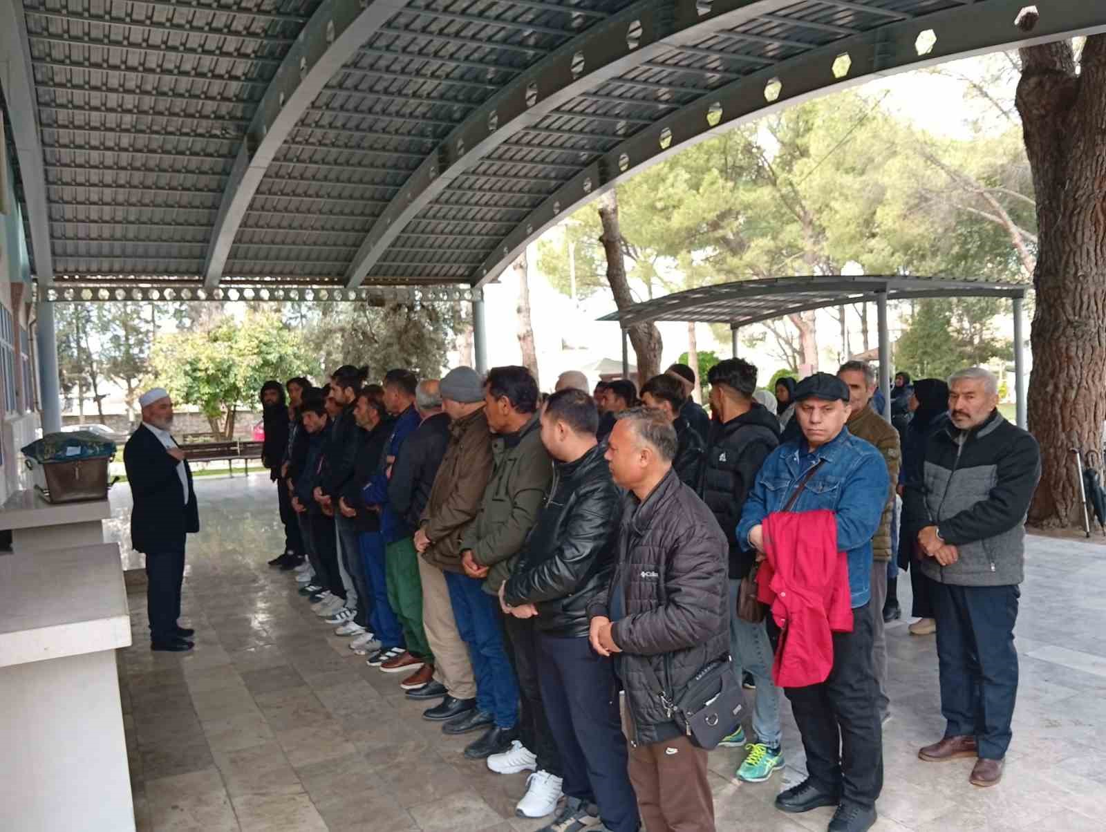 Bot faciasında hayatını kaybeden Afgan çocuk Denizli’de toprağa verildi
