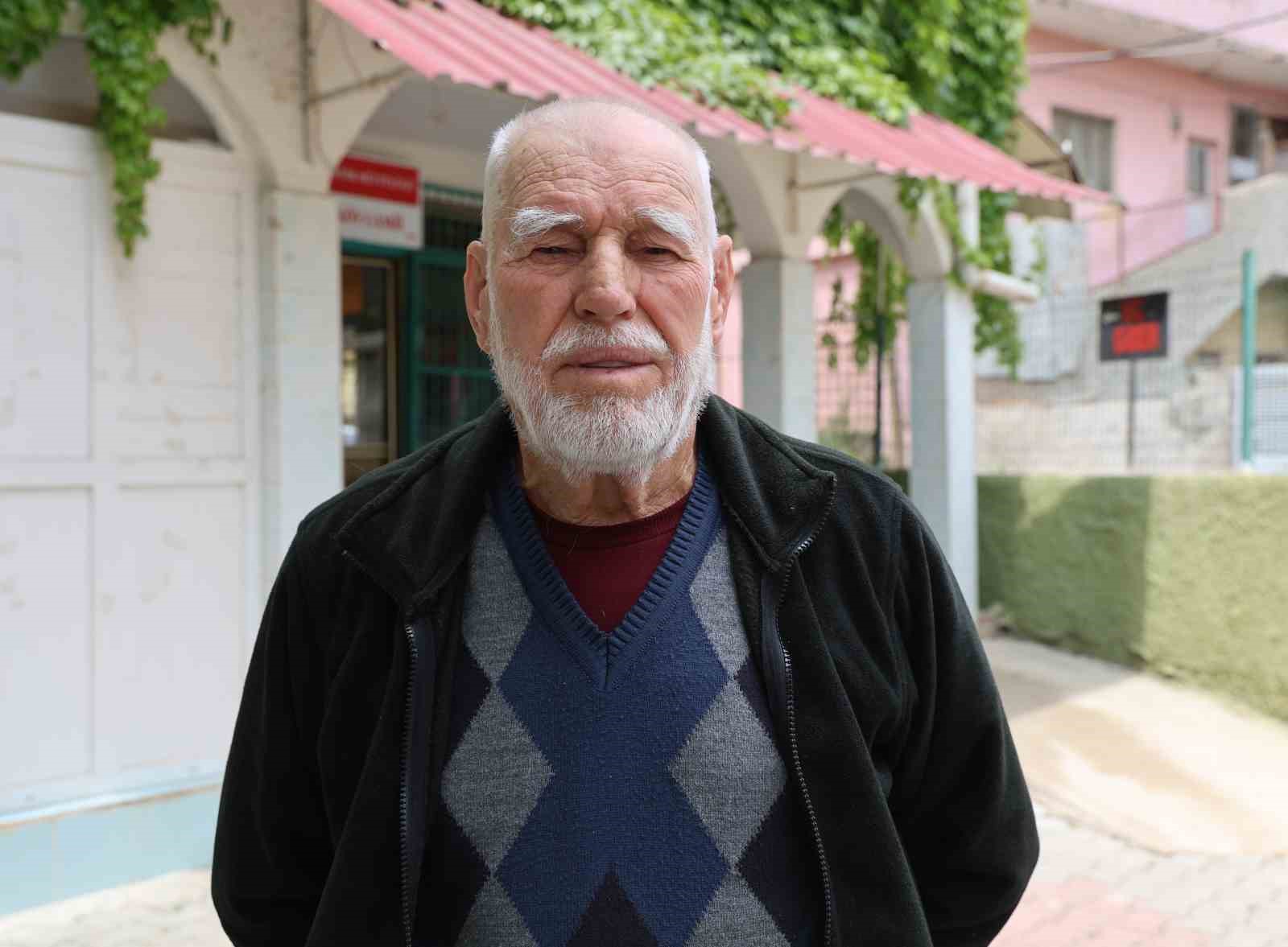 Botanik bahçeyi andıran cami, yeniden sarmaşıklarına kavuştu
