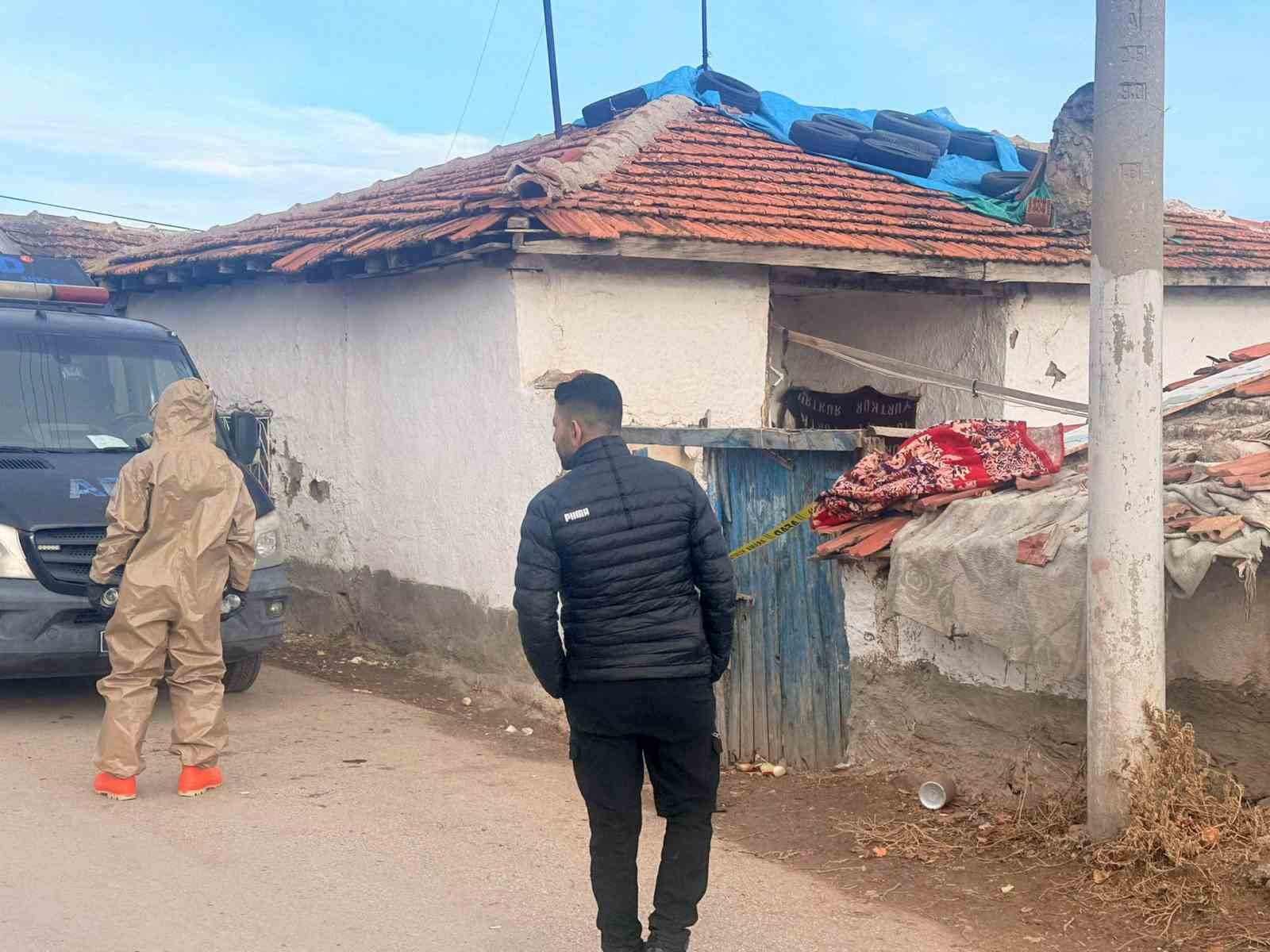 Boyaya eklenen katkı maddesi felakete yol açtı: 3 tarım işçisi ve 1 bebeğin durumu ağır
