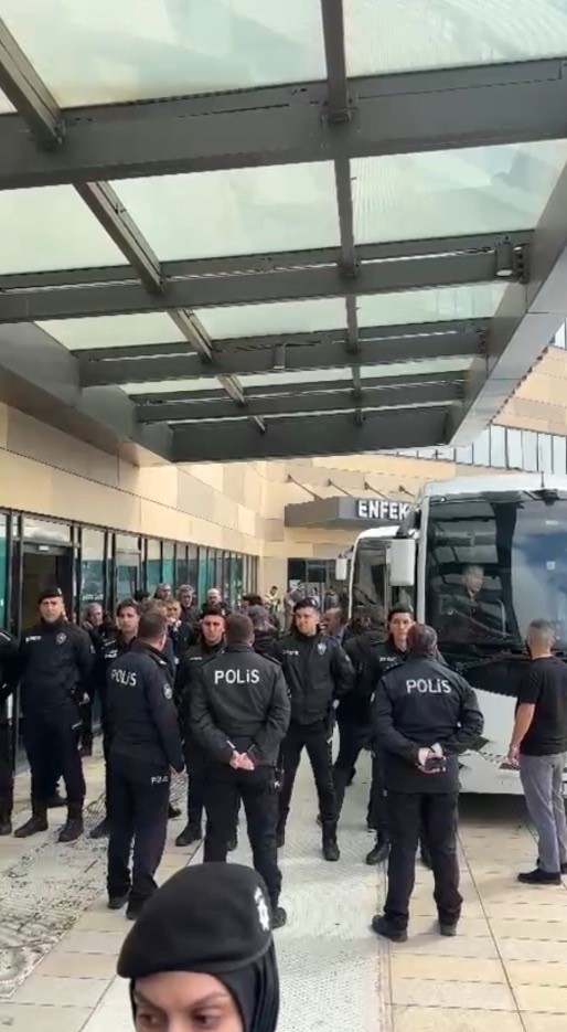 Bozbey, adliyeye sevk edilmeden sağlık raporu için hastaneye götürüldü
